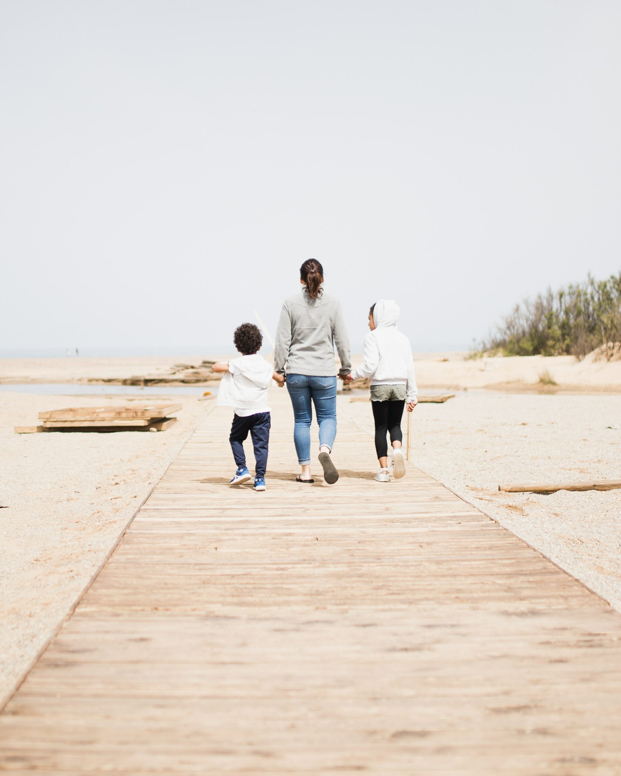 famiglia su pontile